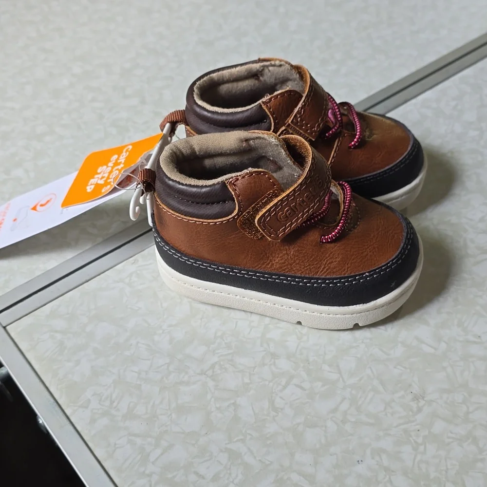 Carters‎ baby boy winter boots size 2.5 NWT